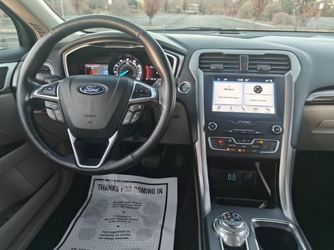 Used 2019 Ford Fusion SEL image 19