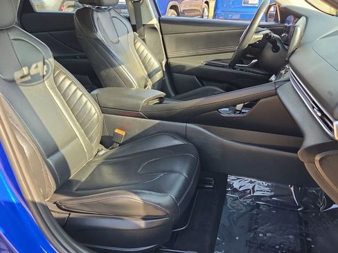 Used 2024 Hyundai Elantra Limited image 20