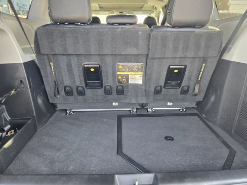 Used 2020 Toyota Sienna SE w/ SE Preferred Package image 14