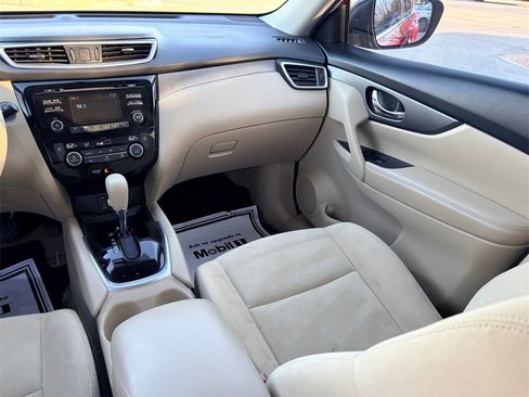 Used 2015 Nissan Rogue SV image 20