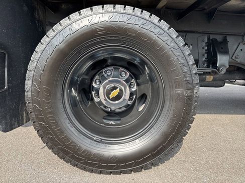 Used 2021 Chevrolet Silverado 3500 LT w/ Snow Plow Prep Package AWD/4WD image 13