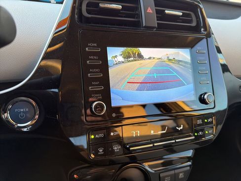 Used 2021 Toyota Prius LE FWD image 11