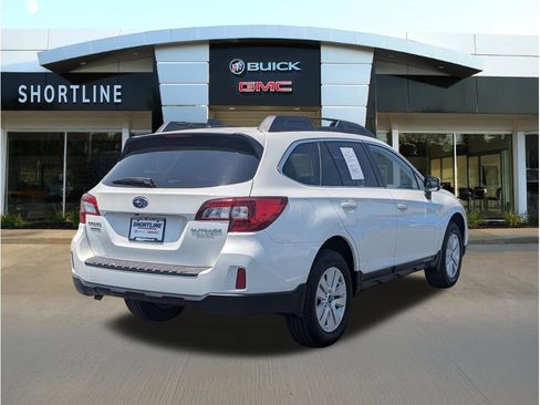Used 2017 Subaru Outback 2.5i Premium AWD/4WD image 3