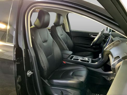 Used 2022 Ford Edge Titanium w/ Equipment Group 301A AWD/4WD image 8
