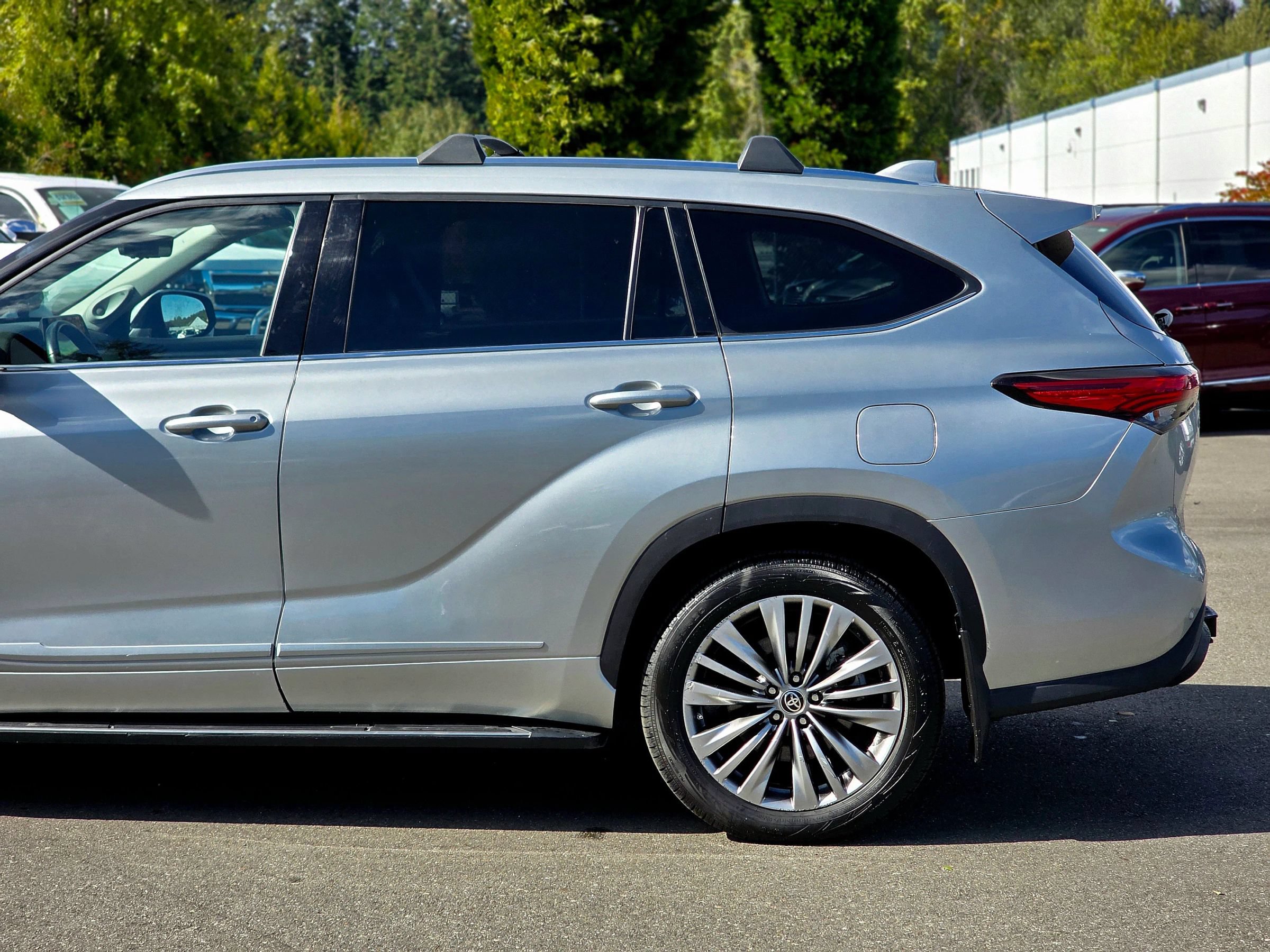 Used 2021 Toyota Highlander Platinum AWD/4WD image 7