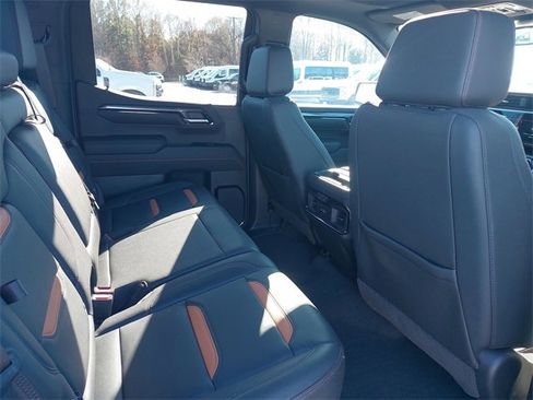 Used 2023 GMC Sierra 1500 AT4 w/ AT4 Premium Package image 11