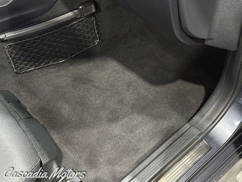 Used 2014 Mercedes-Benz E 550 4MATIC Sedan image 27