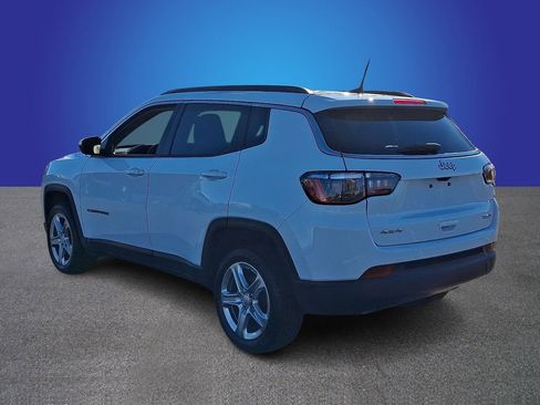 Used 2024 Jeep Compass Latitude image 4
