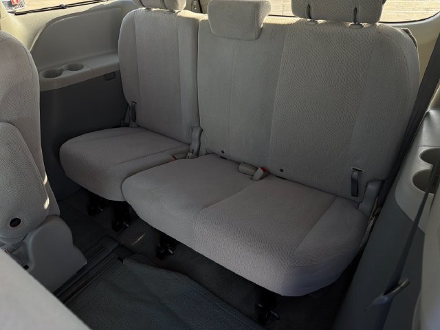 Used 2012 Toyota Sienna LE FWD image 19