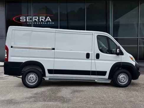 Used 2025 RAM ProMaster 2500 w/ U-Haul Equipment Group FWD image 6