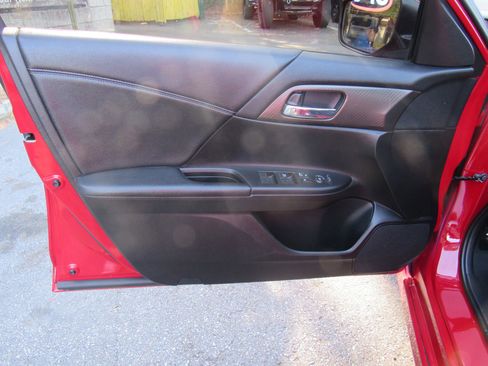 Used 2016 Honda Accord Sport image 15