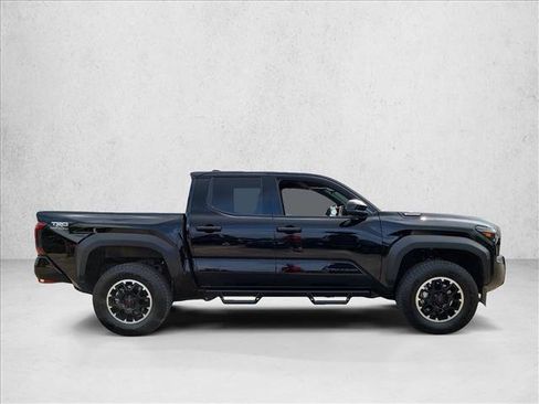Used 2026 Toyota Tacoma TRD Off-Road AWD/4WD image 4