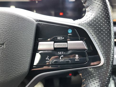 Used 2023 Nissan Ariya FWD image 37