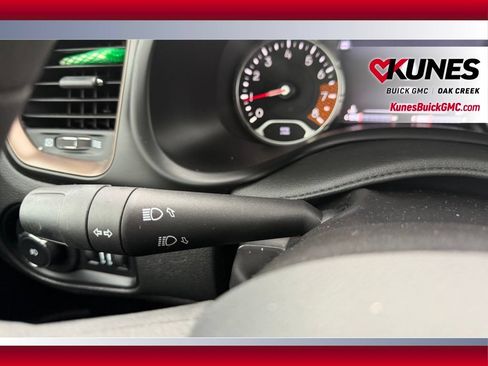 Used 2023 Jeep Renegade Latitude AWD/4WD image 15