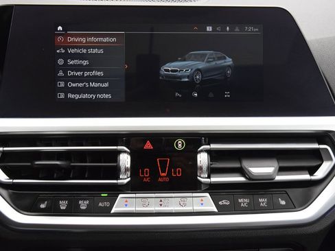 Used 2021 BMW 330i Sedan w/ Driving Assistance Package image 31