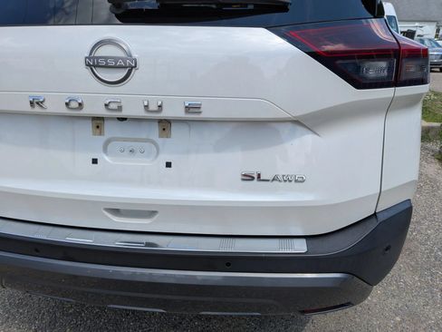 Used 2023 Nissan Rogue SL AWD/4WD image 18