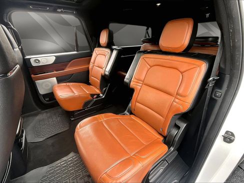 Used 2021 Lincoln Navigator L Reserve w/ Luxury Package image 25