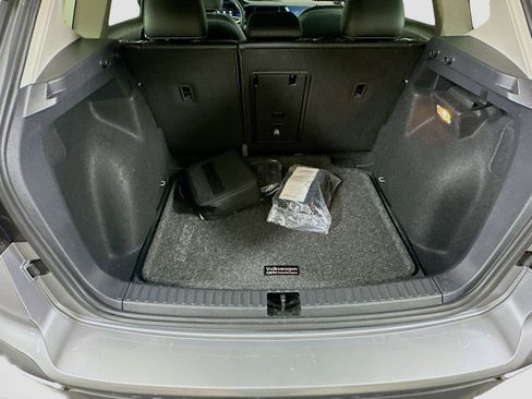 Used 2023 Volkswagen Taos SE w/ Panoramic Sunroof Package FWD image 29