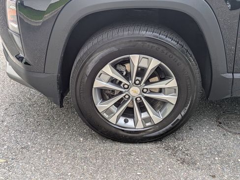 Used 2025 Chevrolet Equinox LT FWD image 11