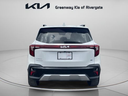 Used 2024 Kia Seltos SX AWD/4WD image 6