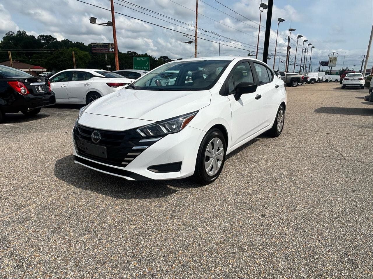 Used 2024 Nissan Versa S FWD image 7