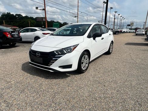 Used 2024 Nissan Versa S FWD image 7