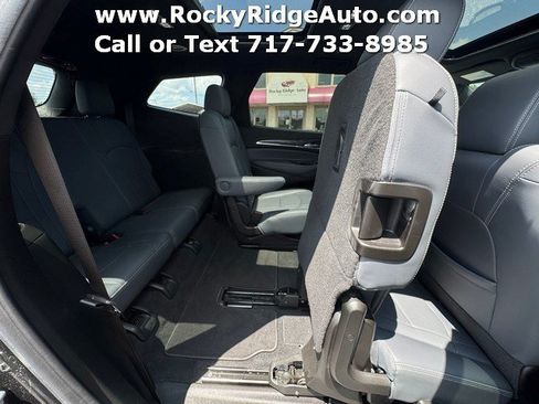 Used 2023 Buick Enclave Essence w/ Experience Buick Package AWD/4WD image 36