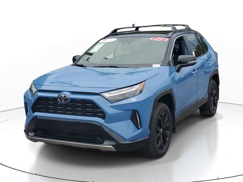 Used 2025 Toyota RAV4 XSE w/ Advanced Technology Package AWD/4WD image 3