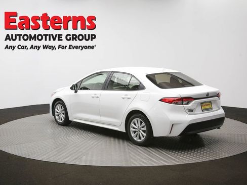 Used 2024 Toyota Corolla LE w/ LE Convenience Package FWD image 63