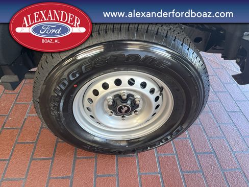 New 2025 Ford Bronco 4-Door image 7