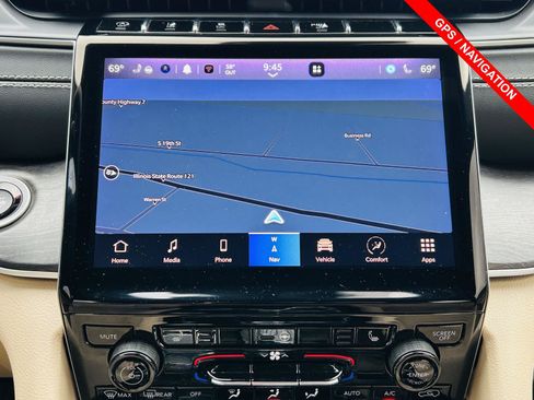 Used 2023 Jeep Grand Cherokee Limited w/ Trailer Tow Prep Group (B) AWD/4WD image 6