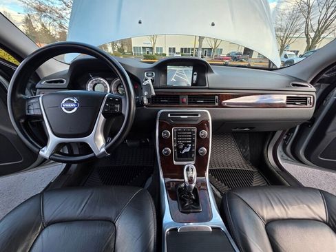 Used 2013 Volvo XC70 3.2 Platinum image 15