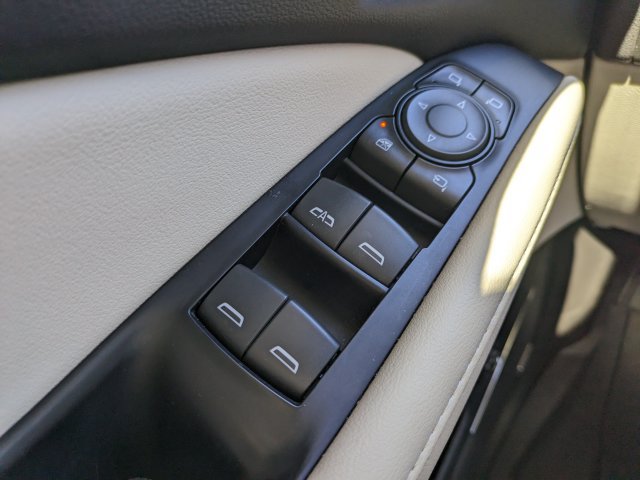 Used 2023 Buick Enclave Avenir w/ Avenir Technology Package AWD/4WD image 23