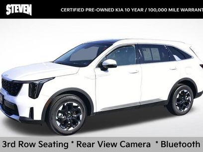 Certified 2025 Kia Sorento S w/ Panoramic Sunroof Package
