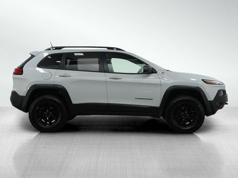Used 2018 Jeep Cherokee Trailhawk w/ Cold Weather Group image 6