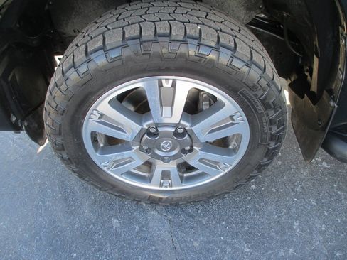 Used 2018 Toyota Tundra Platinum image 13
