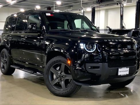 Used 2026 Land Rover Defender 110 X-Dynamic SE AWD/4WD image 7