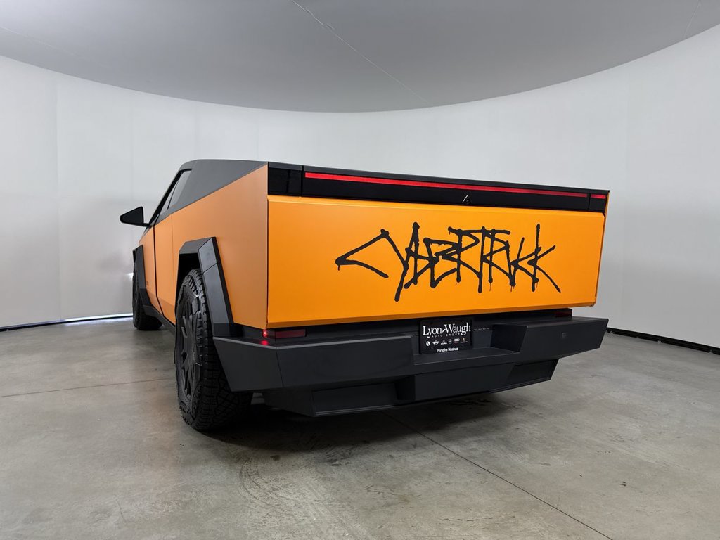 Used 2024 Tesla Cybertruck AWD Crew Cab image 19