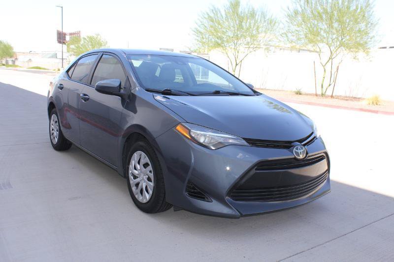 Used 2017 Toyota Corolla LE w/ Carpet Mat Package (TMS) FWD image 3