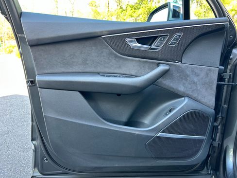 Used 2021 Audi SQ7 Premium Plus w/ Driver Assistance Package image 19