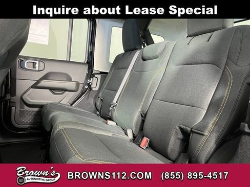 Used 2026 Jeep Wrangler Sahara image 36