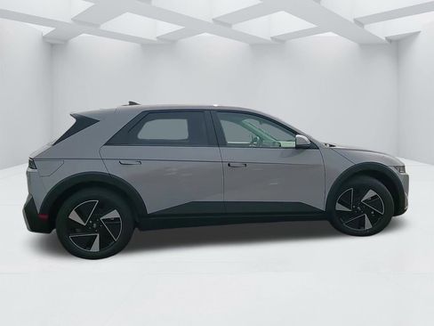 New 2025 Hyundai Ioniq 5 SE image 4