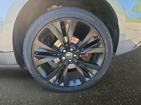 Certified 2025 Jaguar F-PACE R-Dynamic S AWD/4WD image 34
