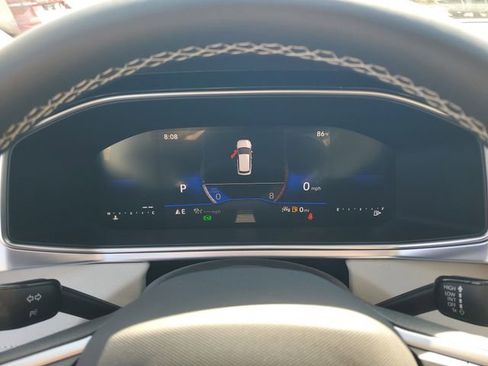 New 2026 Volkswagen Taos SE FWD image 22