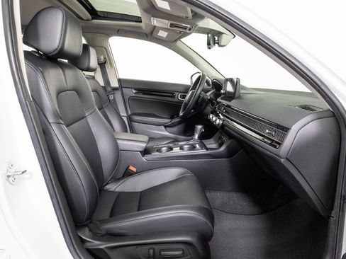 Used 2022 Honda Civic Touring image 10