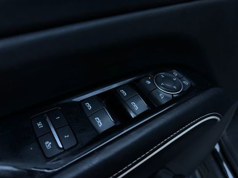 Used 2022 Cadillac Escalade ESV Sport Platinum image 13