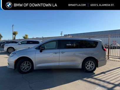 Used 2024 Chrysler Pacifica Touring-L