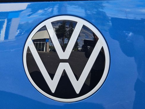 New 2025 Volkswagen ID. Buzz 1st Edition image 27