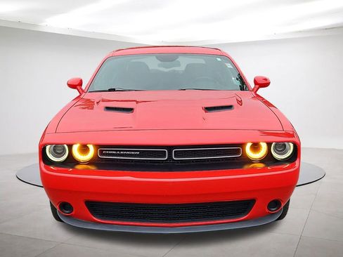 Used 2023 Dodge Challenger SXT image 2