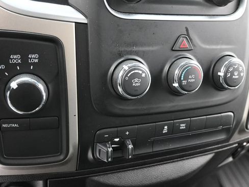 Used 2018 RAM 2500 SLT AWD/4WD image 11